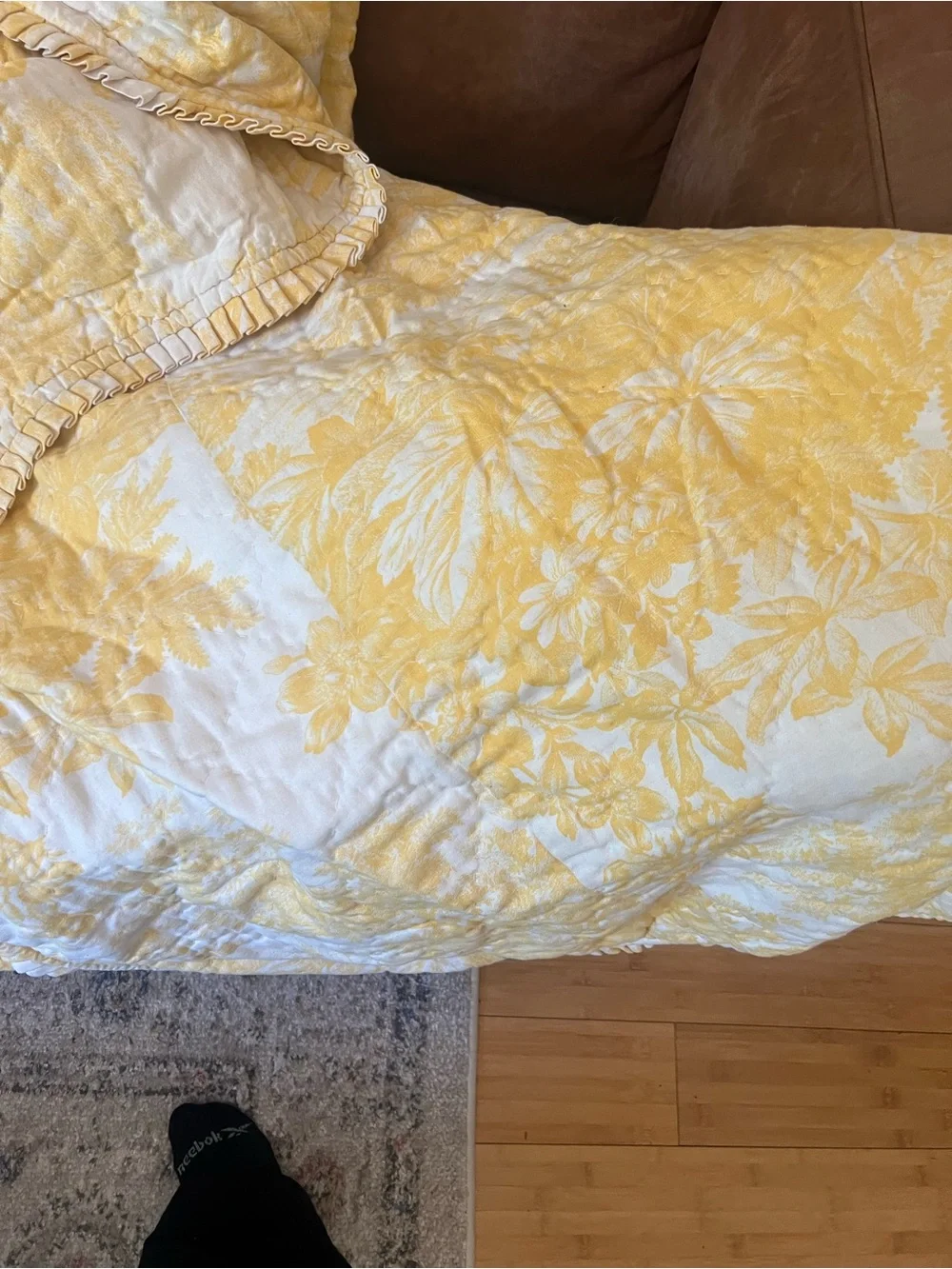 Pottery Barn Yellow Floral Quilted Coverlet Blanket size King